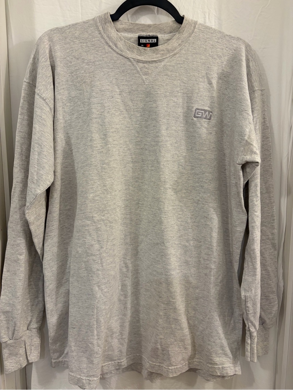 Signal Sports vintage 1990s George Washington University long-sleeve shirt